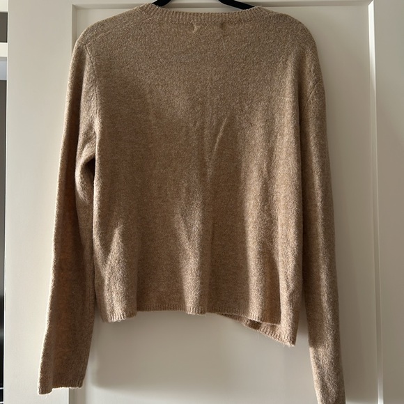 CJLA cardigan size S can fit a M - Picture 3 of 3